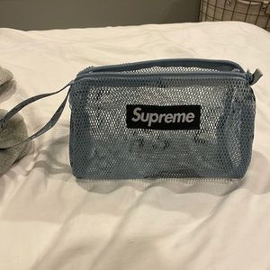 Supreme (ss20) Utility Pouch Blue Choclate Chip Camo